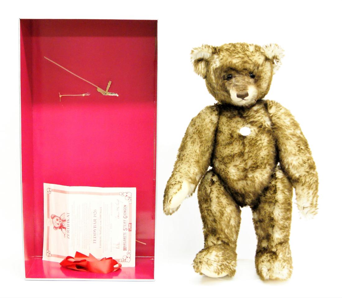 Steiff Happy 1926 Replica LE 407239 (1 of 3)