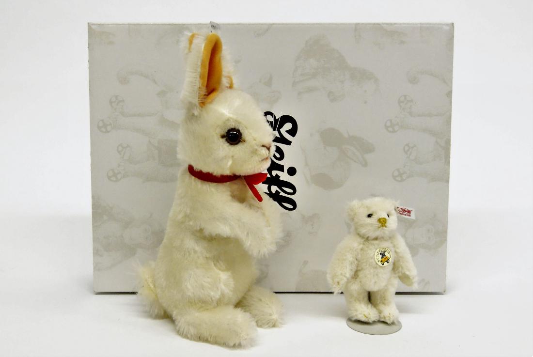 Steiff Begging Rabbit 0147/20  & 2008 Club Bear (1 of 3)