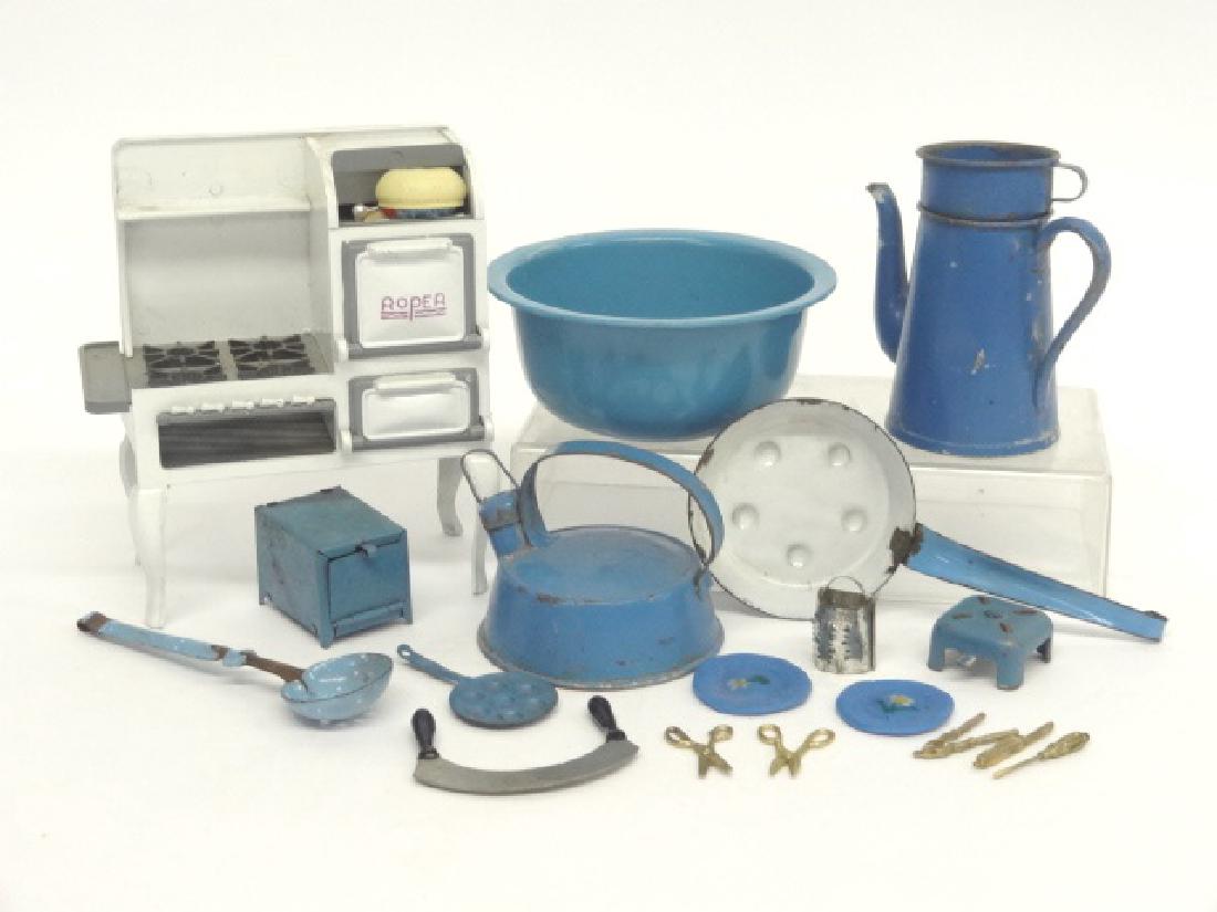 Miniature Blue Agate Kitchenware (1 of 1)