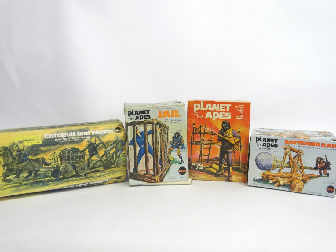 Planet of the Apes Toy Lot: Planet of the Apes Figures and Action Play Set with original boxes