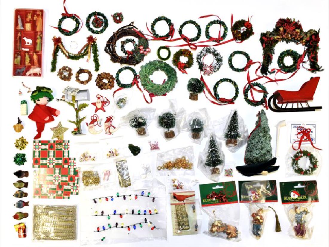 Dollhouse Christmas Decorations Miniatures (1 of 1)