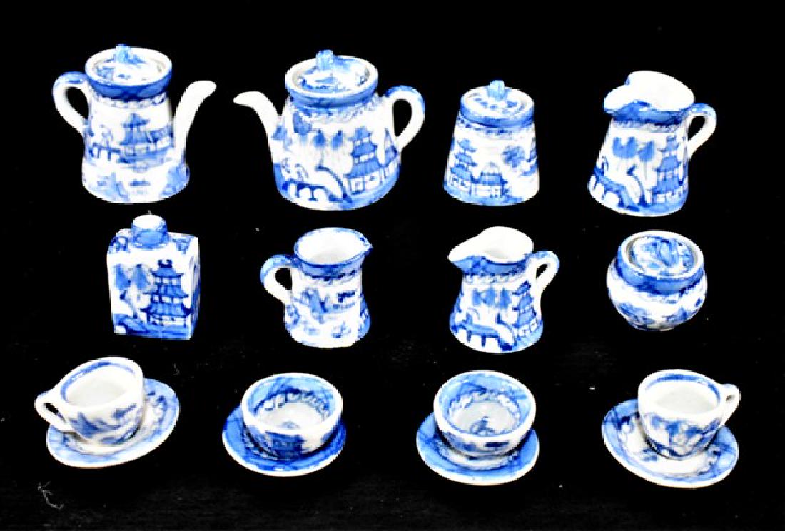 Deborah McKnight Tea Sets for Dollhouse Miniatures (1 of 2)