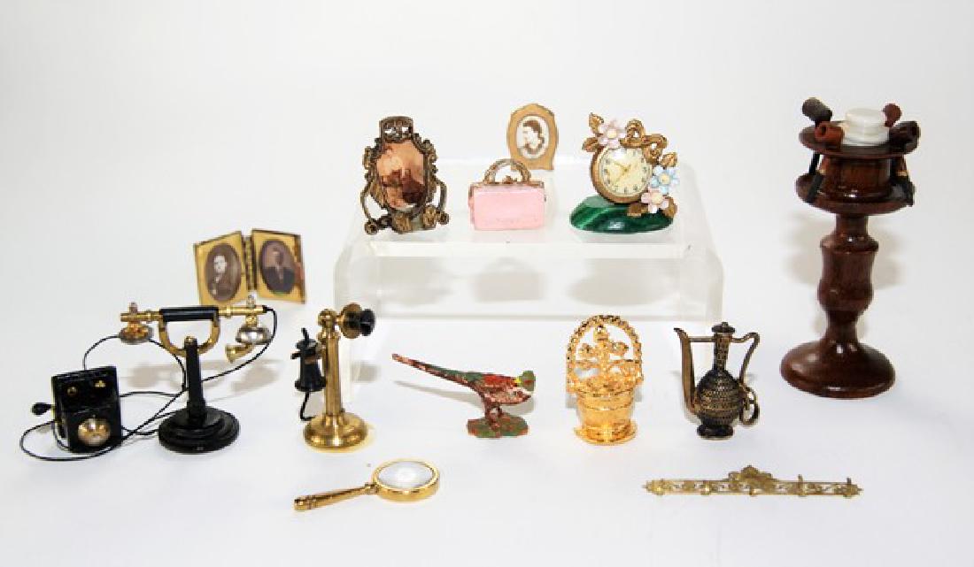 Artisan Small Dollhouse Accessories Miniatures (1 of 1)