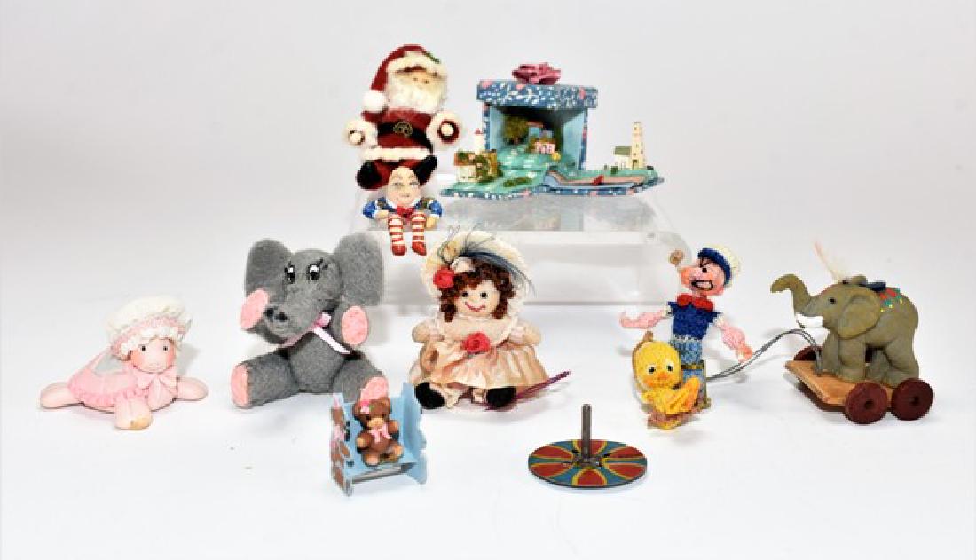 Small Artisan Dollhouse Toys Miniatures (1 of 1)