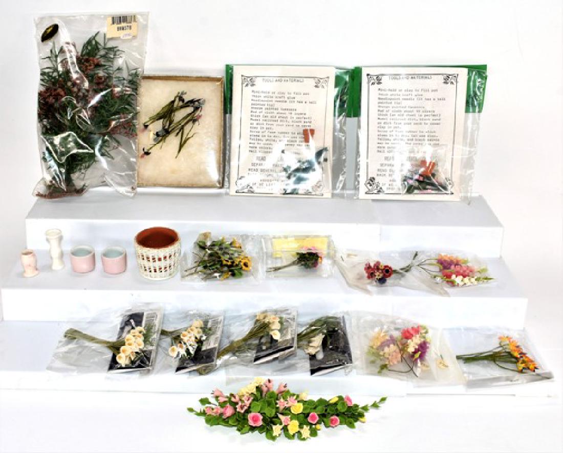 Large Group of Dollhouse Loose Flowers Miniatures (1 of 1)