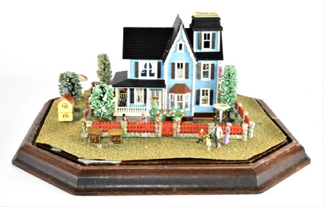 Tiny Dollhouse Diorama (1 of 5)