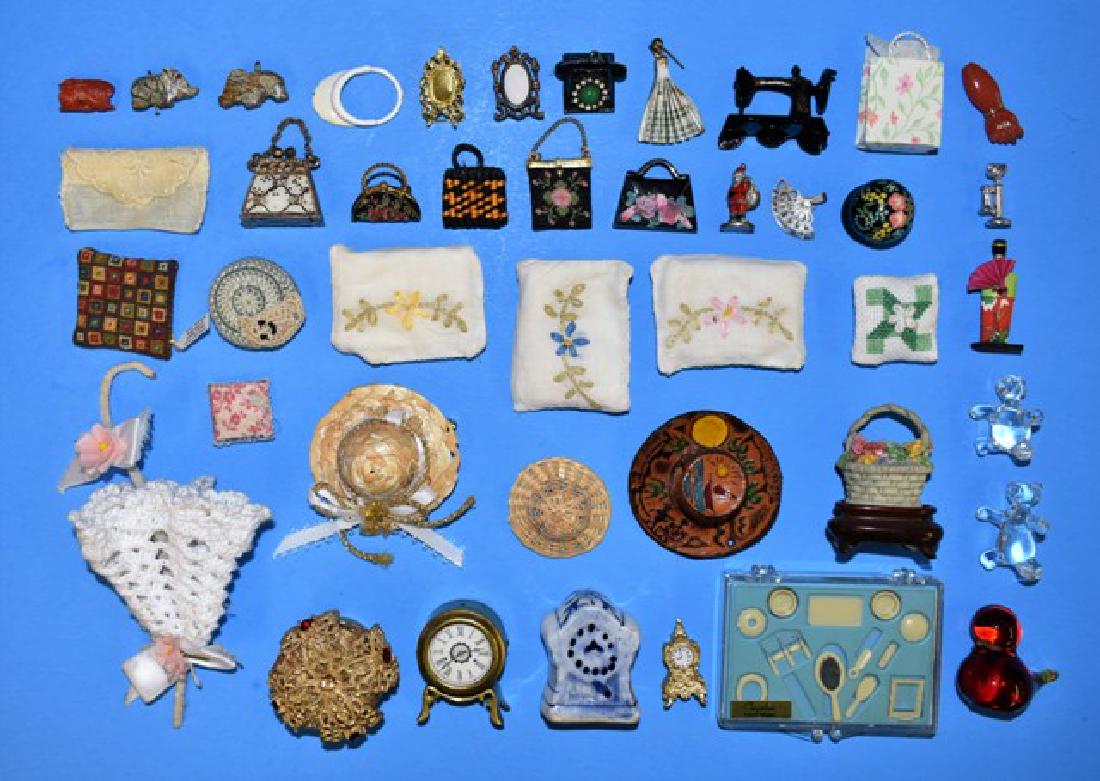 Dollhouse Lady's Accessories Miniatures (1 of 1)