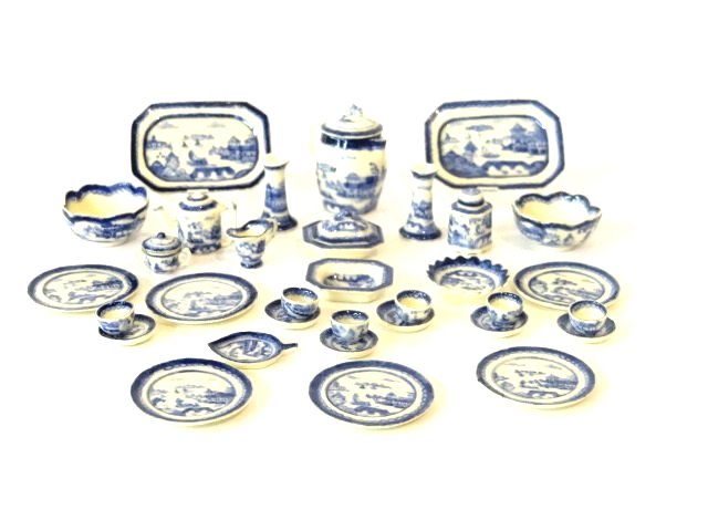 Jean Yingling Canton Porcelain Dollhouse Miniatures (1 of 3)