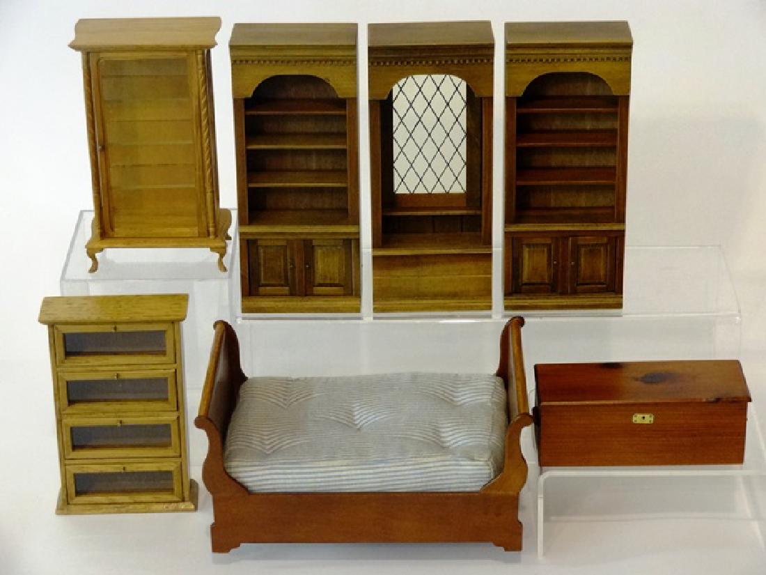 Dollhouse DZE Sleigh Bed & Other Furniture Miniatures (1 of 1)