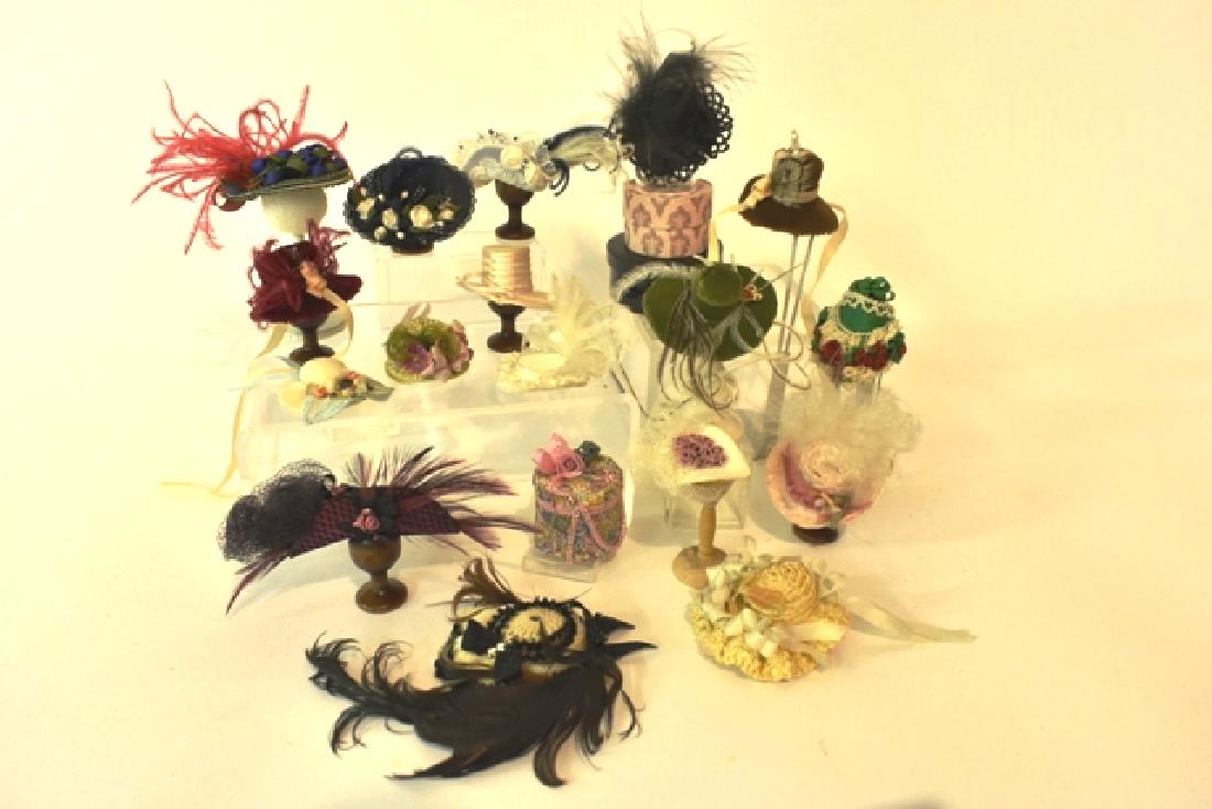 Artisan Dollhouse Doll Hats & Boxes Miniatures (1 of 1)