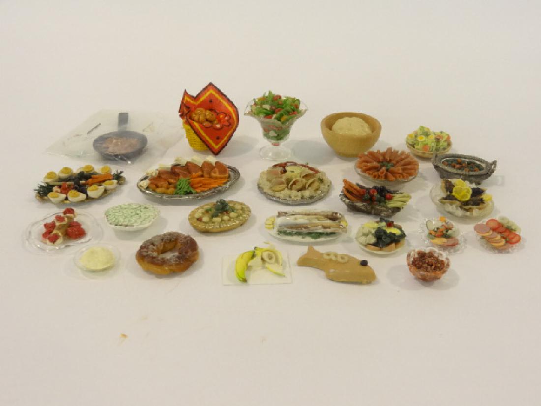 Dollhouse Two Dozen Foods Miniatures (1 of 1)