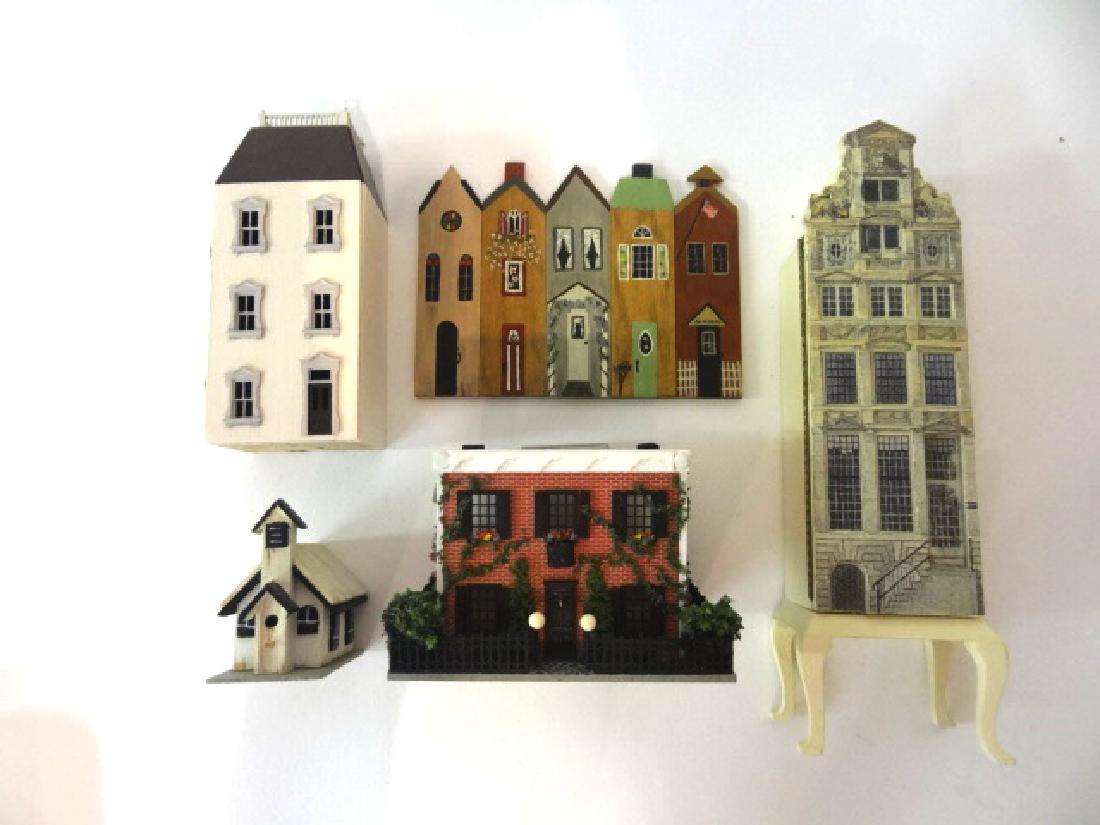 Miniature Dollhouses, Buildings & Screen (1 of 1)