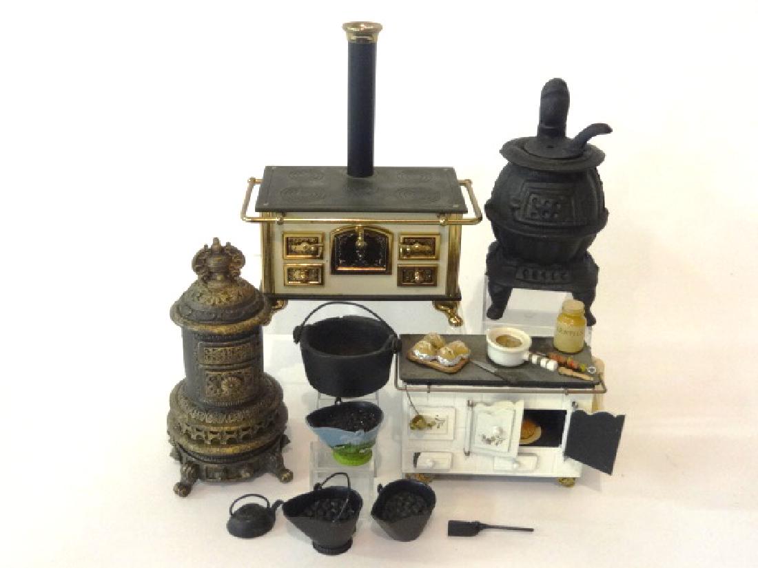 Dollhouse Stoves & Accessories Miniatures (1 of 1)