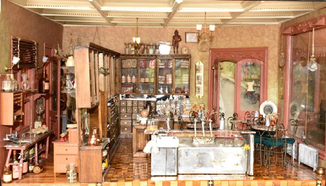 "The Olde Apothecary Shoppe" Room Box Dollhouse (1 of 10)