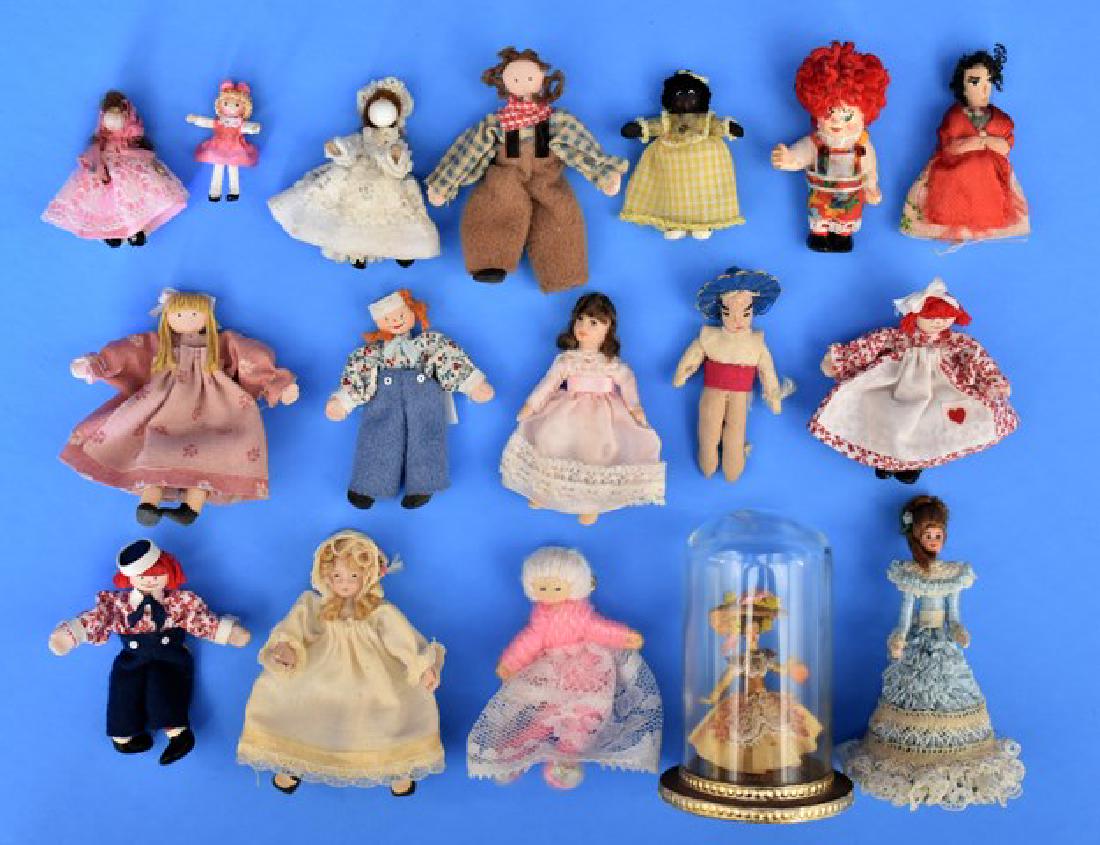 Large Group of Dollhouse Dolls Miniatures (1 of 1)
