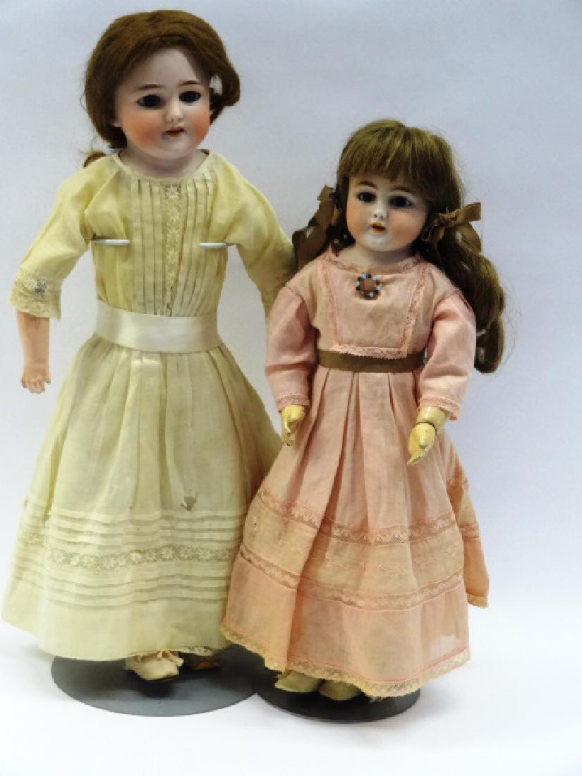 Two Simon Halbig Shoulder Heads   Dolls (1 of 3)