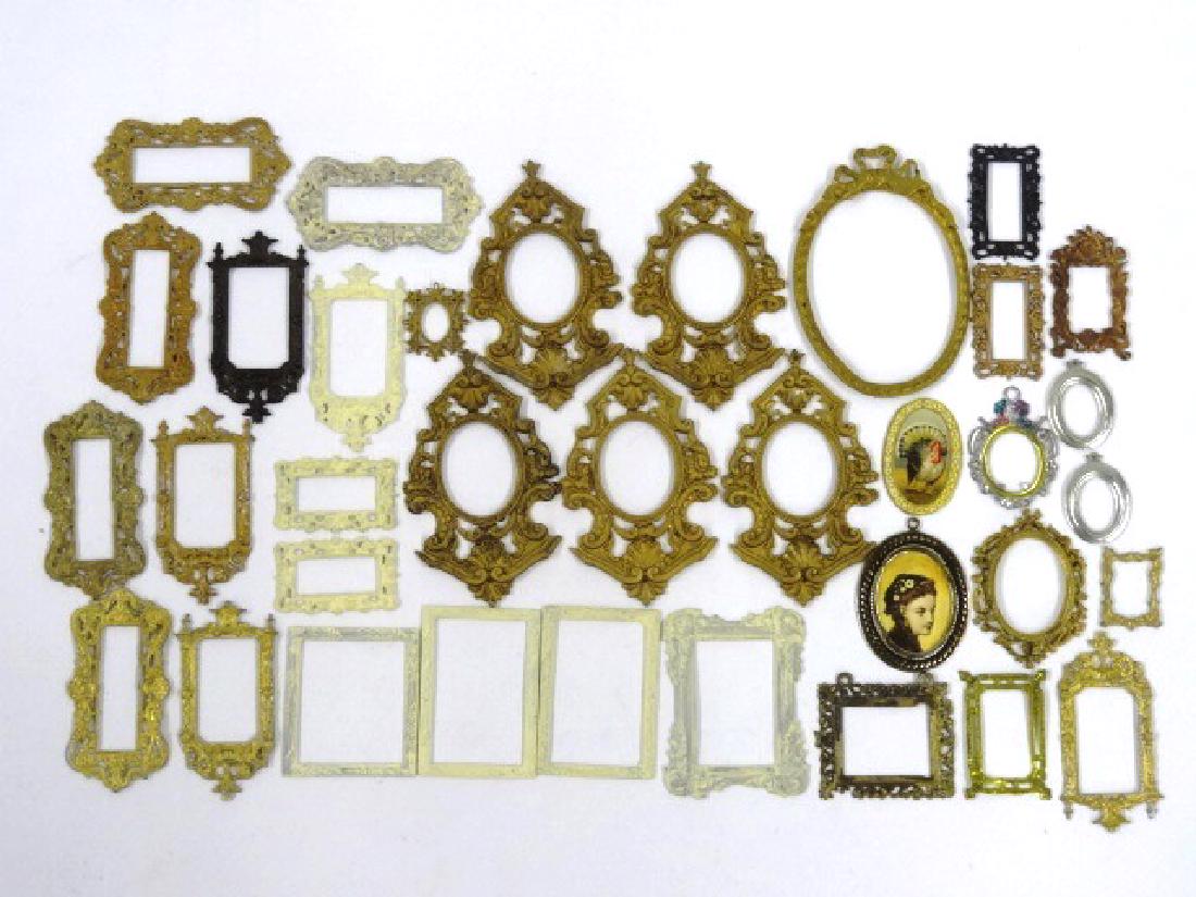 32 Dollhouse Soft Metal Picture Frames Miniatures (1 of 1)