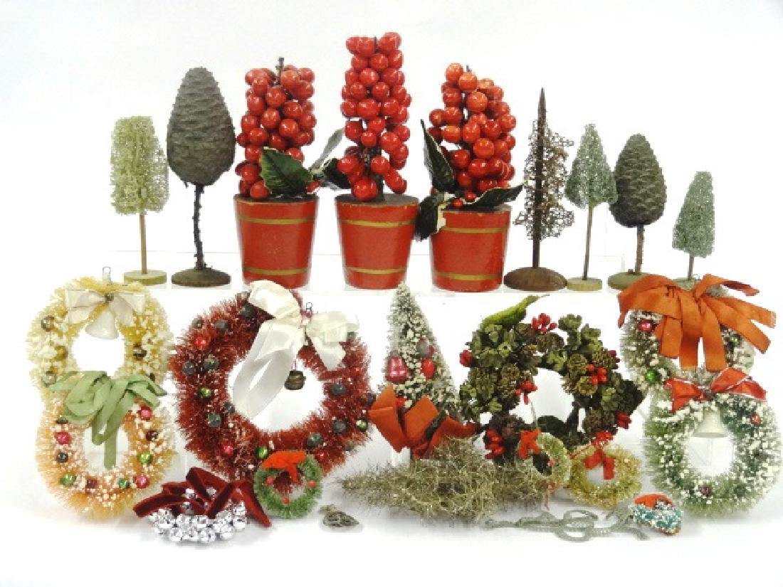 Vintage Dollhouse Wreaths & Trees Miniatures (1 of 1)
