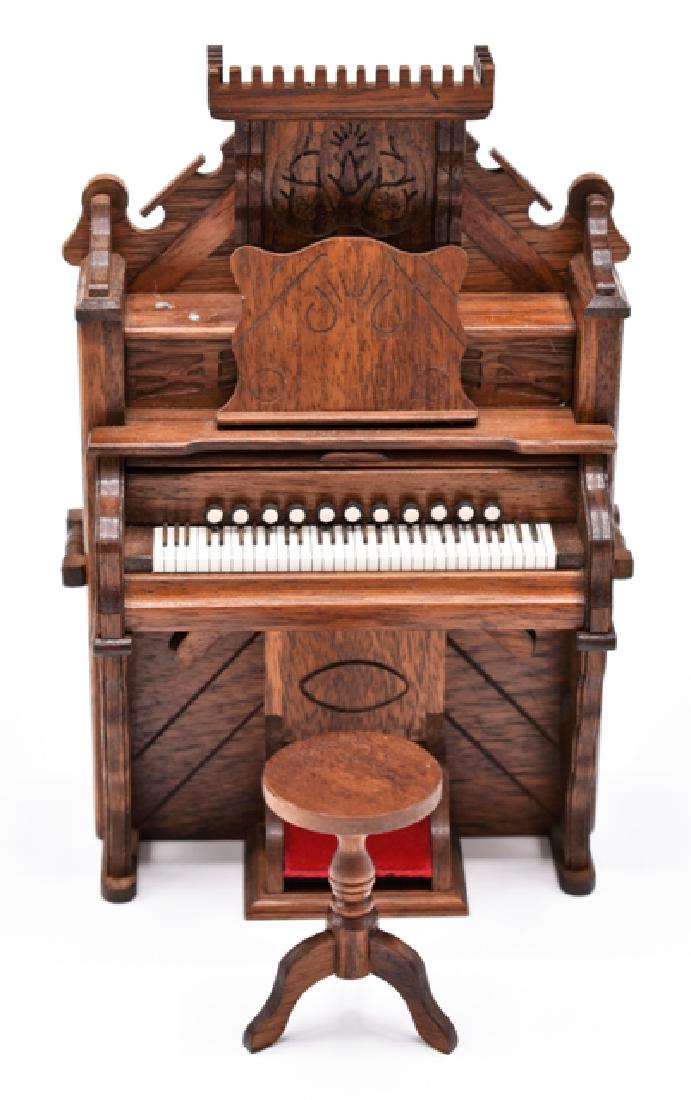 Warren Dick Dollhouse Organ Miniature (1 of 2)