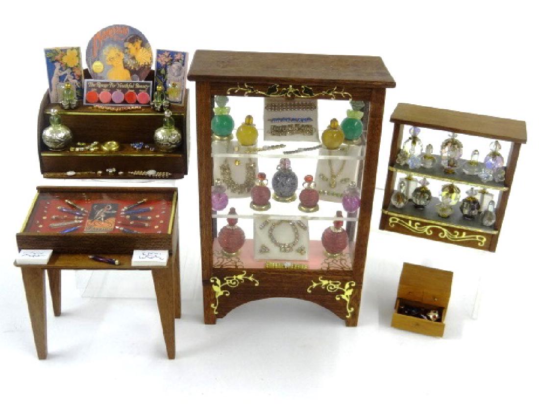 Dollhouse Jewelry Store Displays & Accessories (1 of 1)