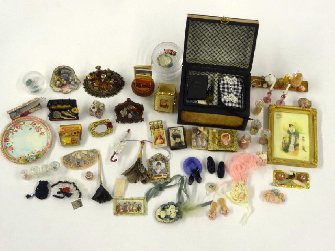 Dollhouse Lady's Accessories Miniatures (1 of 1)