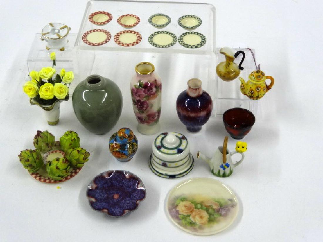 Dollhouse China Miniature Accessories (1 of 1)