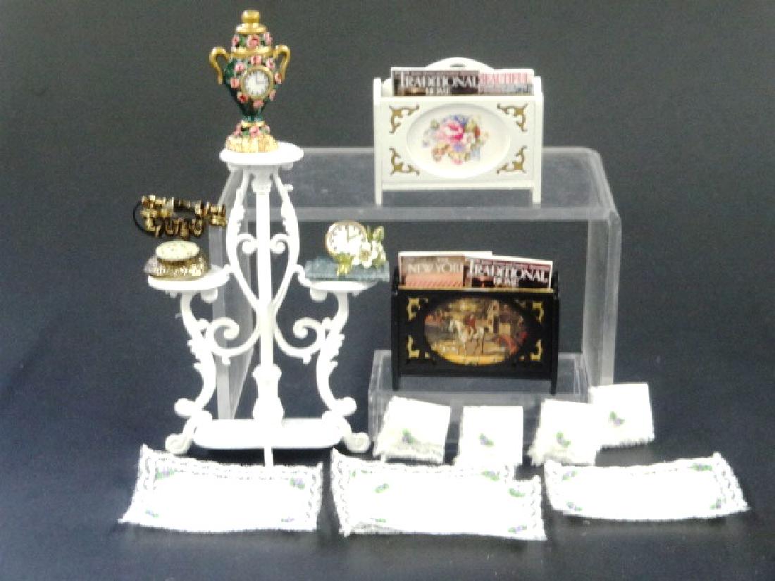 Brooke Tucker Dollhouse Accessories Miniatures (1 of 1)
