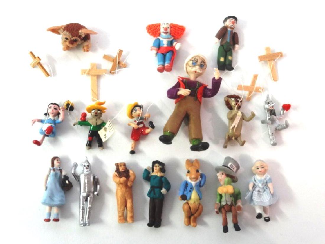 Dollhouse Artisan Toy Figures Miniatures: Betty Neiswender four piece Wizard of Oz figure set with movable arms 1.25"H, two unsigned jointed clowns, unsigned three piece jointed set from Alice In Wonderland, Gizmo from The Gremlins .75"H with