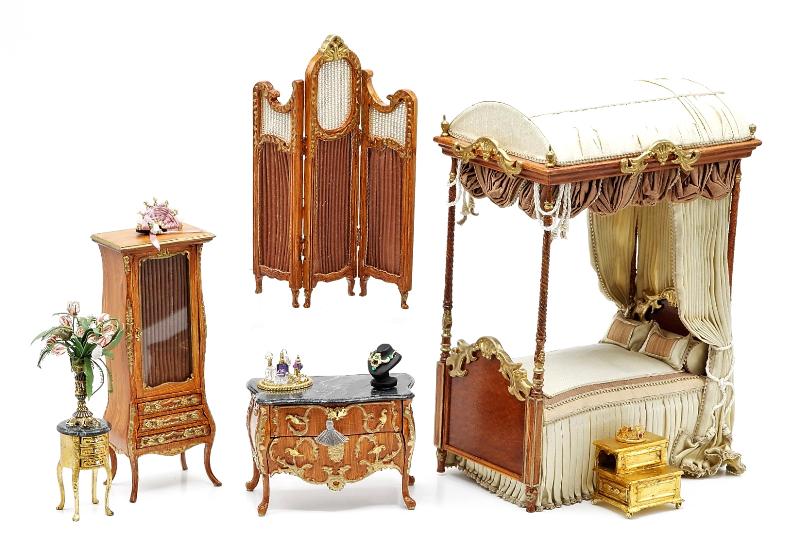 June Clinkscales Bedroom Set Dollhouse Miniatures: June Clinkscales incredible French bed with barrel top canopy made of exotic lace wood with gold leaf accents and dressed in Douppioni silk 6.5"L, 9.25"H, 4"W, painted two drawer Bombay style commode 