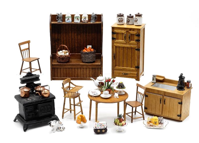 Thom Craft Dollhouse Kitchen Furniture & Accessories: Nicely made country kitchen and accessories, Thom Craft by Fran and Judy Thomas wood furniture includes a dry sink 3 5/8"W, high bench with hinged seat 4.5"W, 5.5"H, round table 3.25"D, 2.5"H, two kit