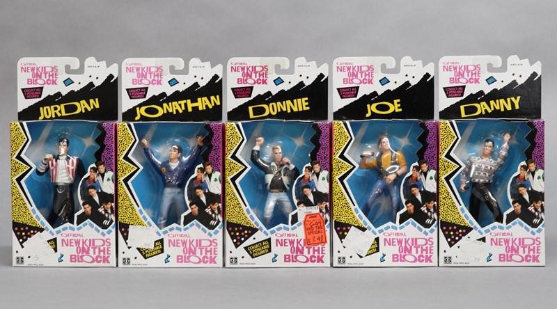 New Kids on the Block: New Kids on the Block Donnie, Danny, Joe, Jonathan, Jordan 5 pcs.93/4" (t), 4 3/4" (w), 2" (d)