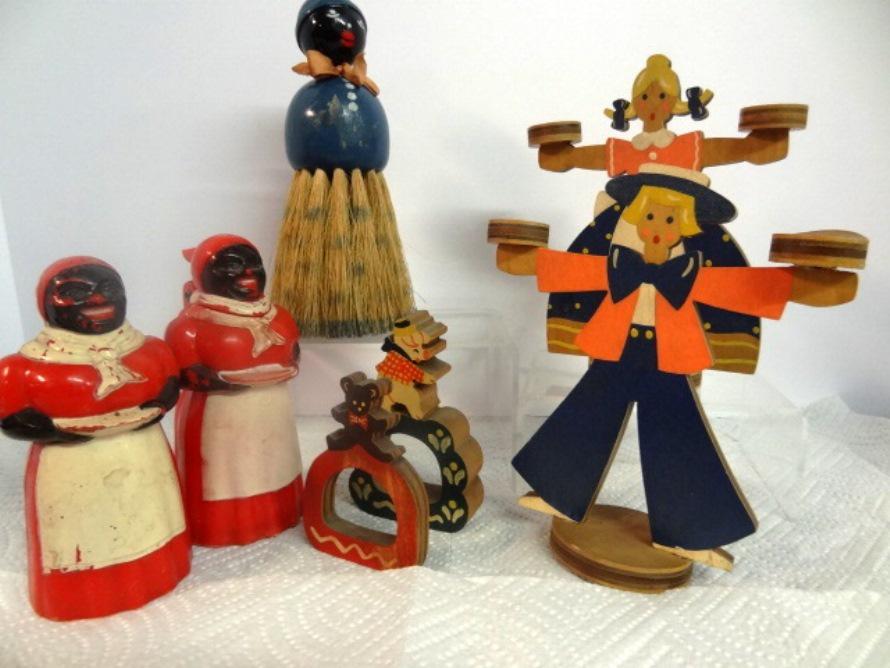 Black Collectables & Wooden Figures: Black Collectables & Wooden Figures Antique Black brush, wooden top Blue ( some face wear on right side), Brush has blue lines to appears like a skirt, Two Plastic Mammy's one pepper, one syrup, Four 