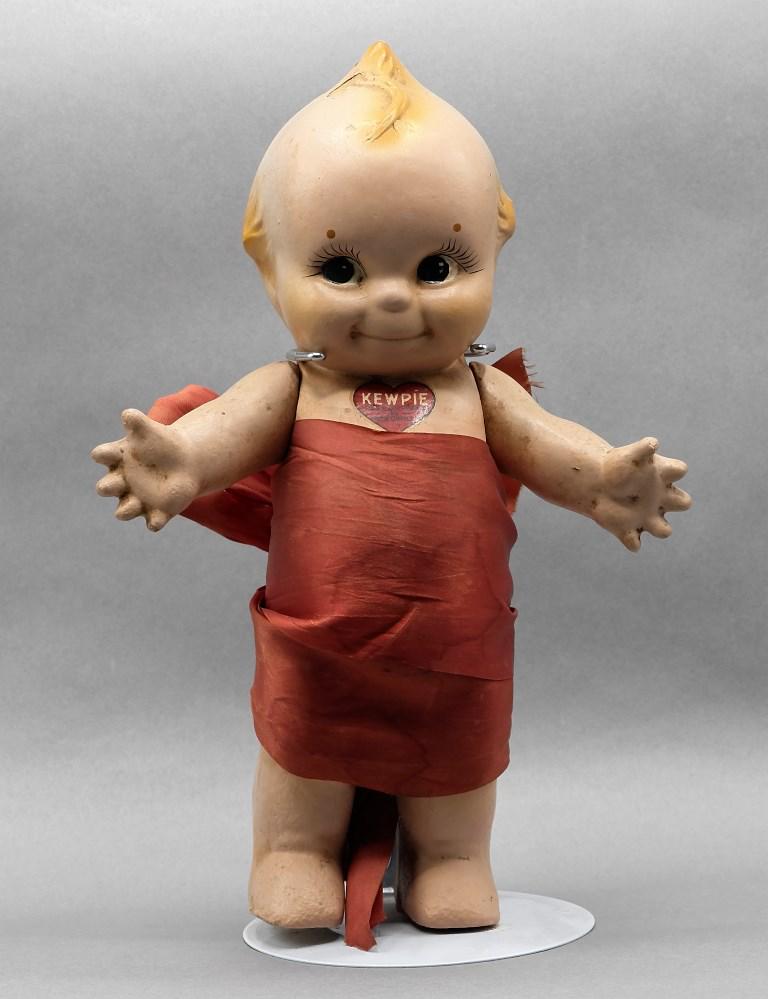 Early 11" German Composition Kewpie (1 of 6)