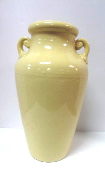 Yellow Vase Pottery (1 of 5)