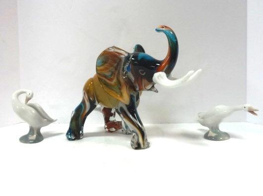 Two Lladro Swans & Murano Style Elephant (1 of 11)