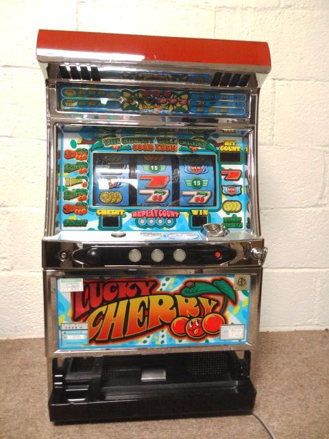 Lucky Cherry 25Cents Slot Machine (1 of 13)