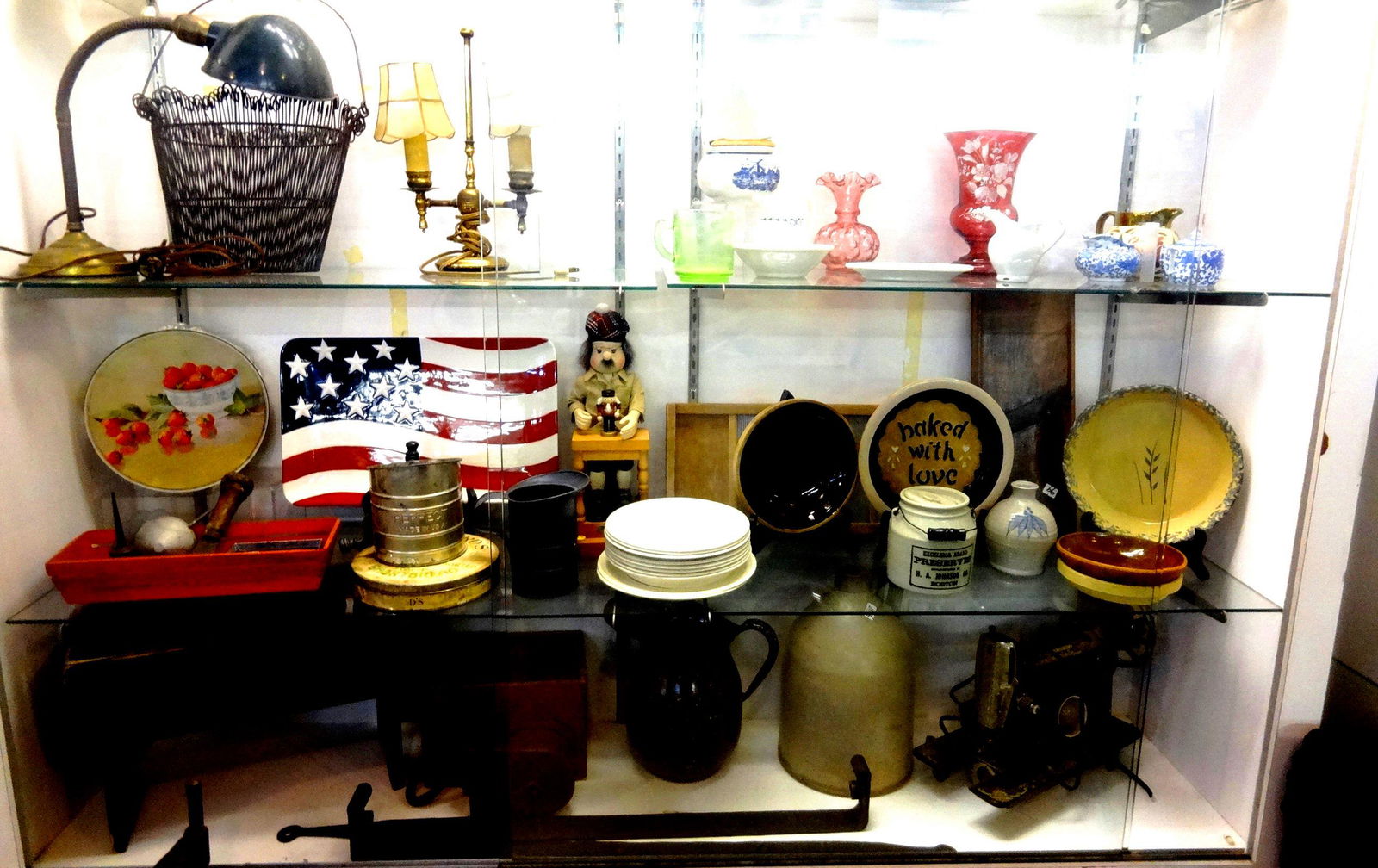 Showcase Country  Items (1 of 1)