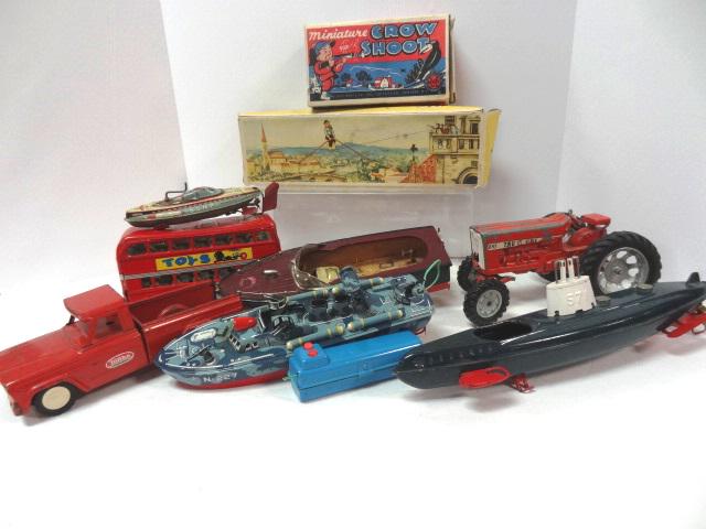 Vintage Toy Lot, Tin Boats, and others (1 of 4)