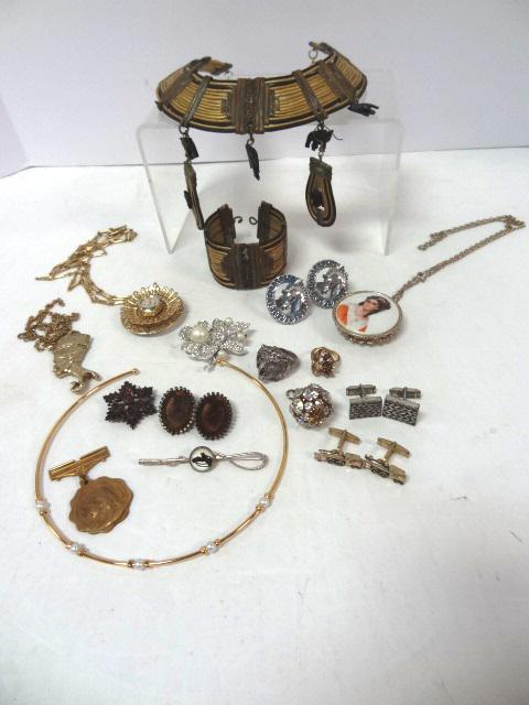 Costume Jewelry some Antique (1 of 9)