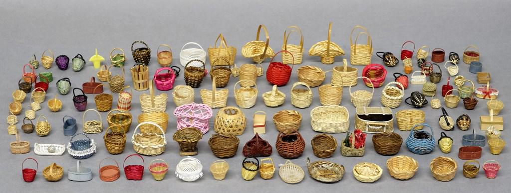 Large Lot of Dollhouse Baskets: Large collection of dollhouse sized baskets, average size .5" to 2"