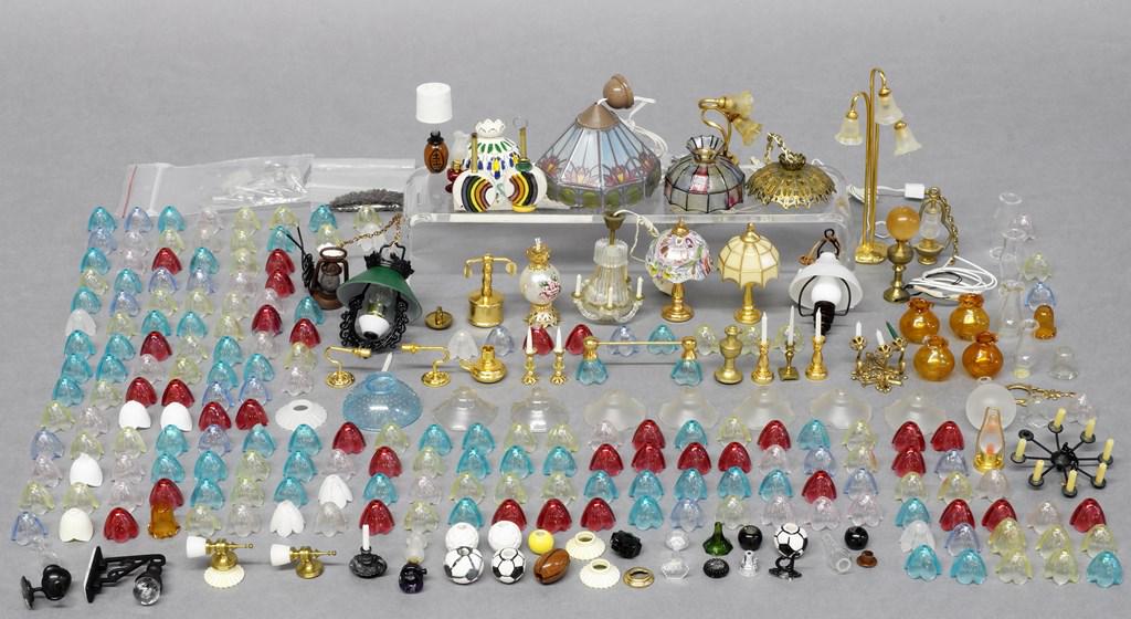 Dollhouse Lighting & Accessories: Selection of electrified dollhouse lighting, hanging lamps, parlor lamps, floor lamps, sconces, lots of parts