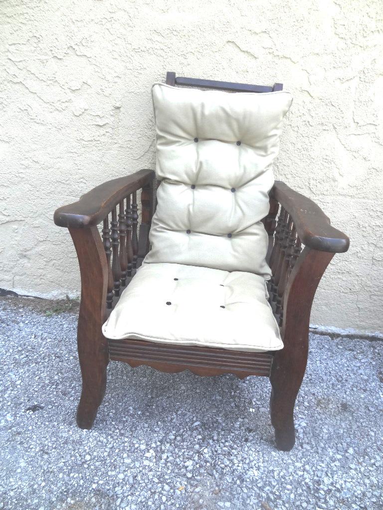 Childs Morris Chair: Chair 26" (T), 20" (L), 19" (H)