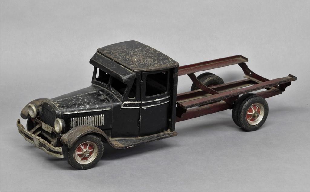 Buddy L. Junior Oil Truck Chassis (1 of 2)