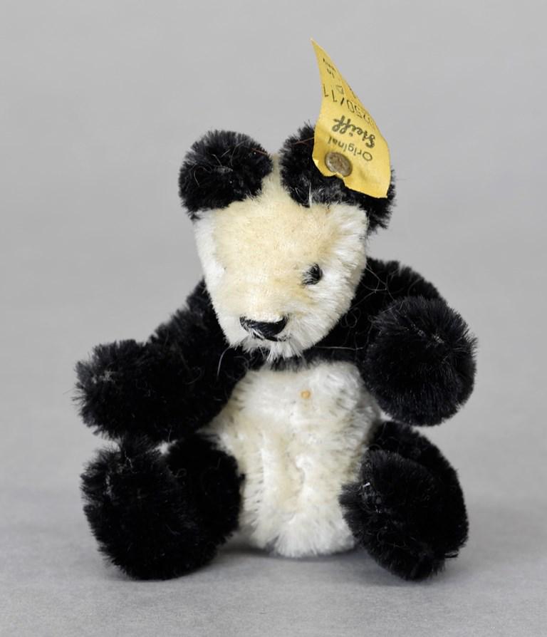 Steiff Vintage F.A.O. Schwarz Panda: Vintage Steiff 11cm. "Bendy" style panda made exclusively for F.A.O. Schwarz circa 1960's and 1970's, black and white mohair on wire frame with bead eyes, original button and ear tag