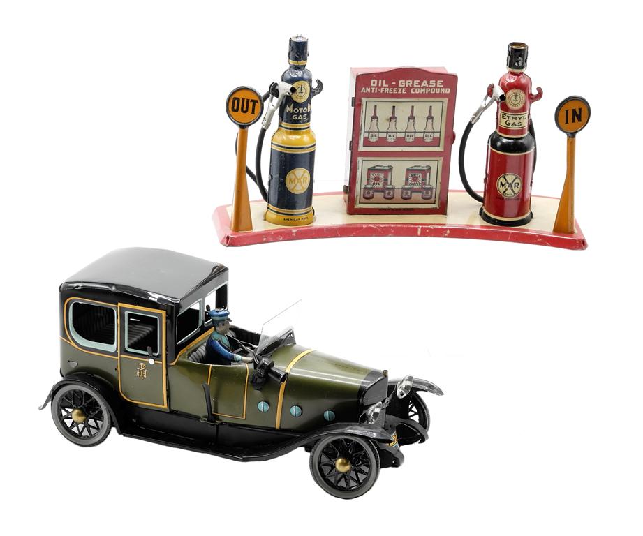 Marx Lighted Gas Pumps & Paya Limousine (1 of 2)