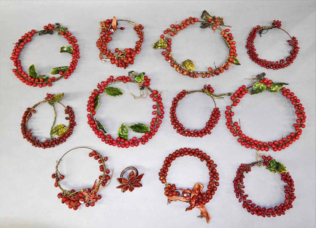Vintage Composition Holiday Wreaths (1 of 1)