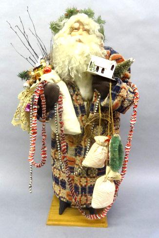 Artist Santa with Vintage Clothing (1 of 6)