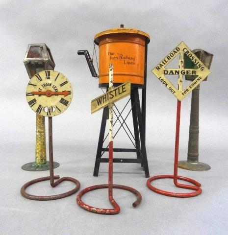 Lionel Buildings, Signal Tower, Ives Water Tower, (1 of 8)