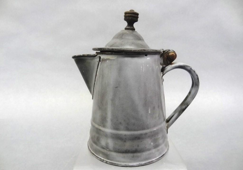 Signed Gray Agate Creamer: Antique gray agate creamer with hinged lid, signed on bottom " L&G Mfg. Co. Agate Nickel Steel Ware", 5.5"H