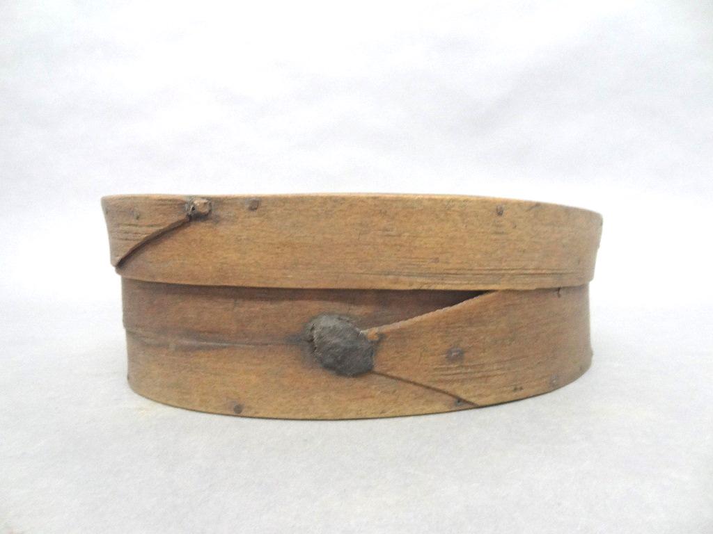 Oval Shaker Style Pantry Box: Antique bent wood pantry box with single swallowtail, hand cut iron nails, 11"L, 8"W, 3.25"H